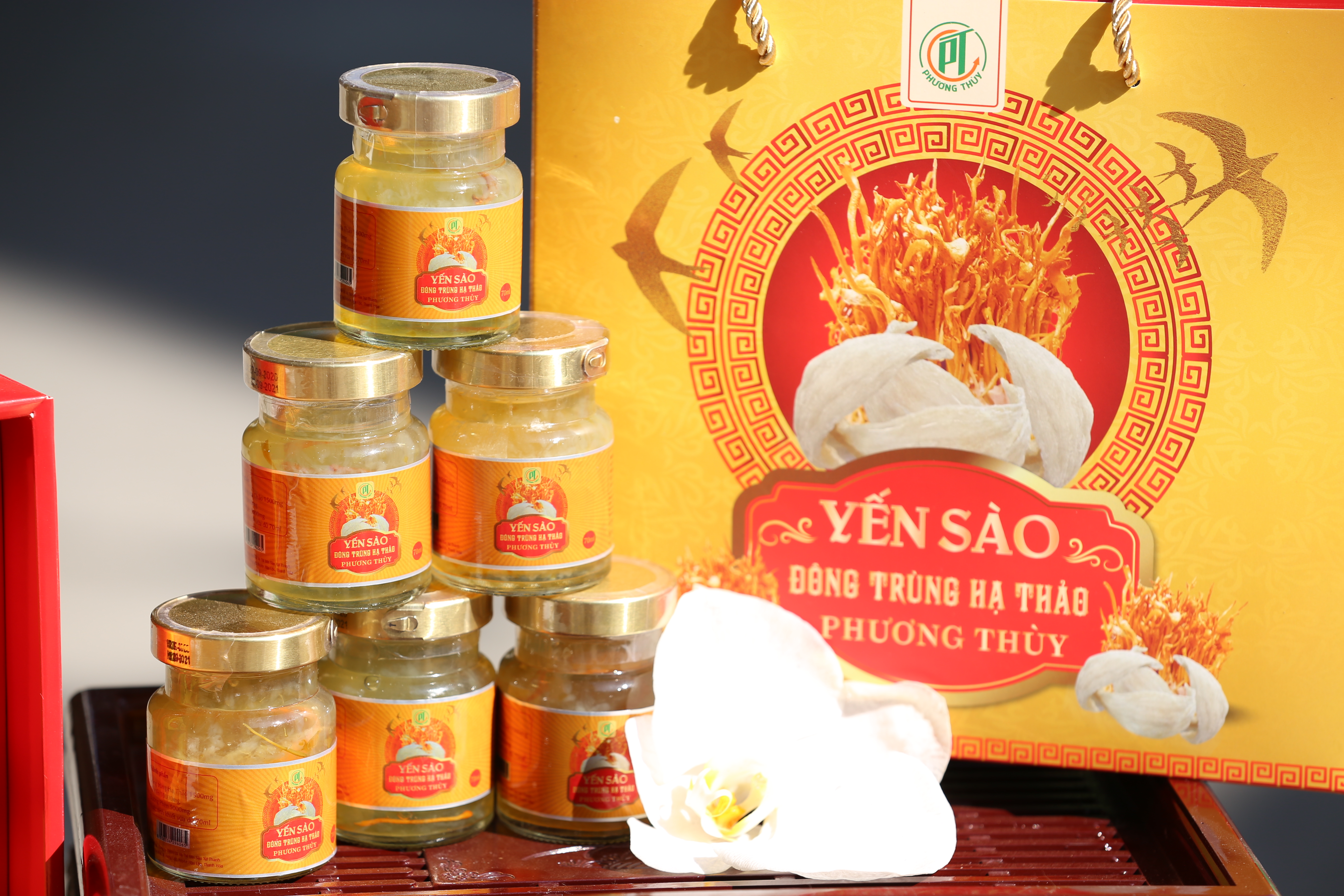 Yến sào đông trùng hạ thảo Phương Thùy